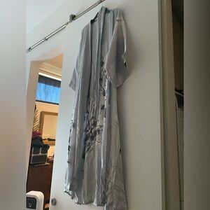 Silk Silver/Gray Kimono Robe